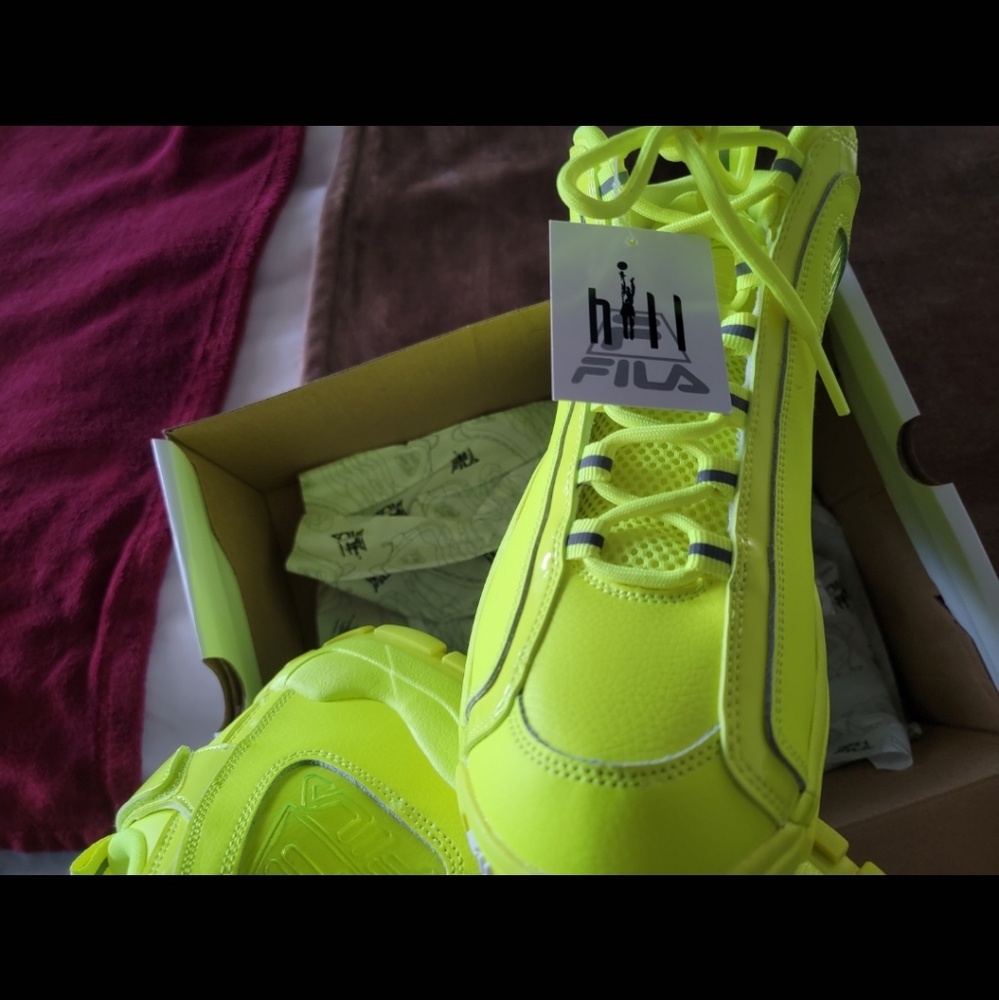 Sneakers - Picture 3 of 6